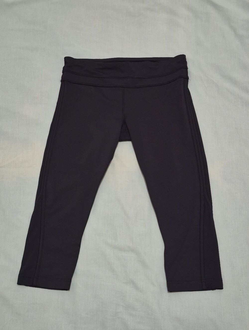 lululemon athletica Black Size 8 Capri Leggings